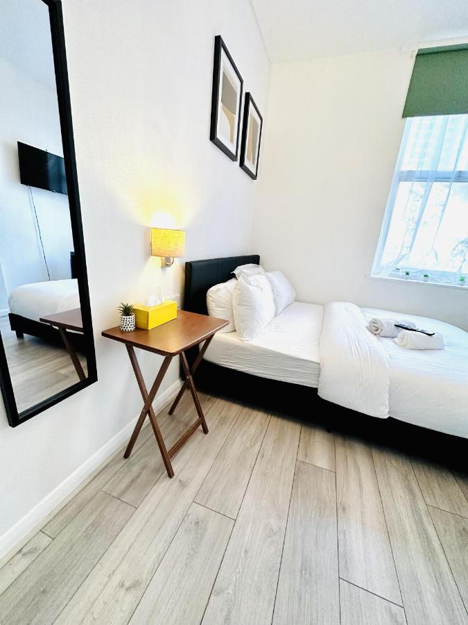 Immaculate 1-bed In Appartamento Londra